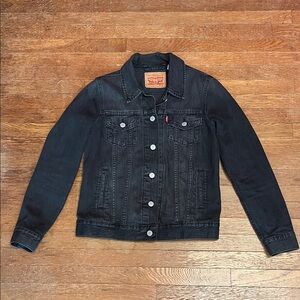 Levi’s washed black denim jacket size s